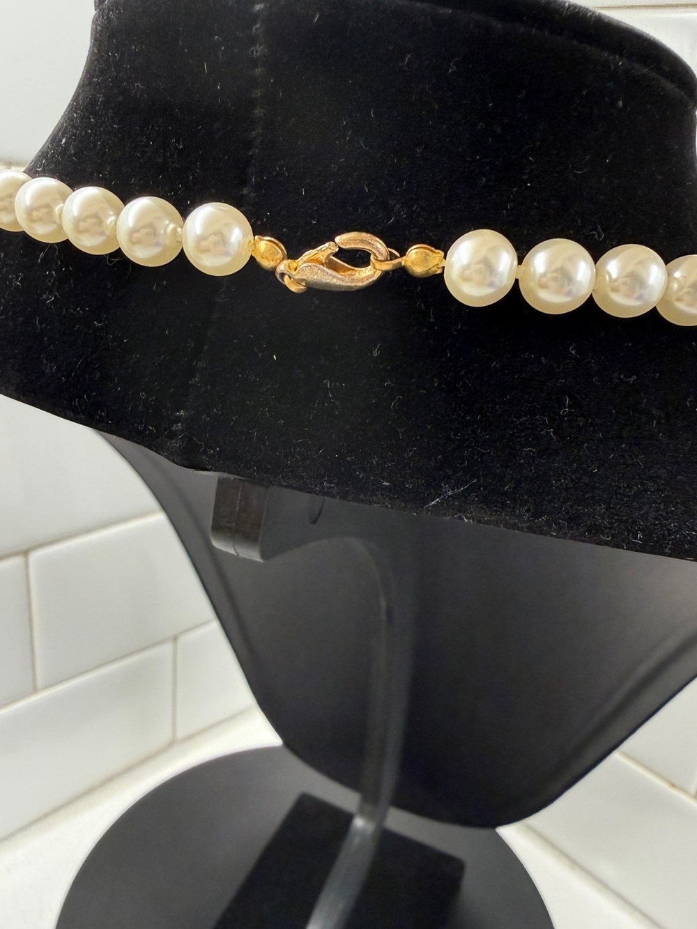 Hand Knotted Glass Pearl Necklace - Elegant Women’s Jewelry - Picture 4 of 5